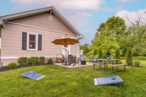 Country Home Near EIU and Lake Charleston!